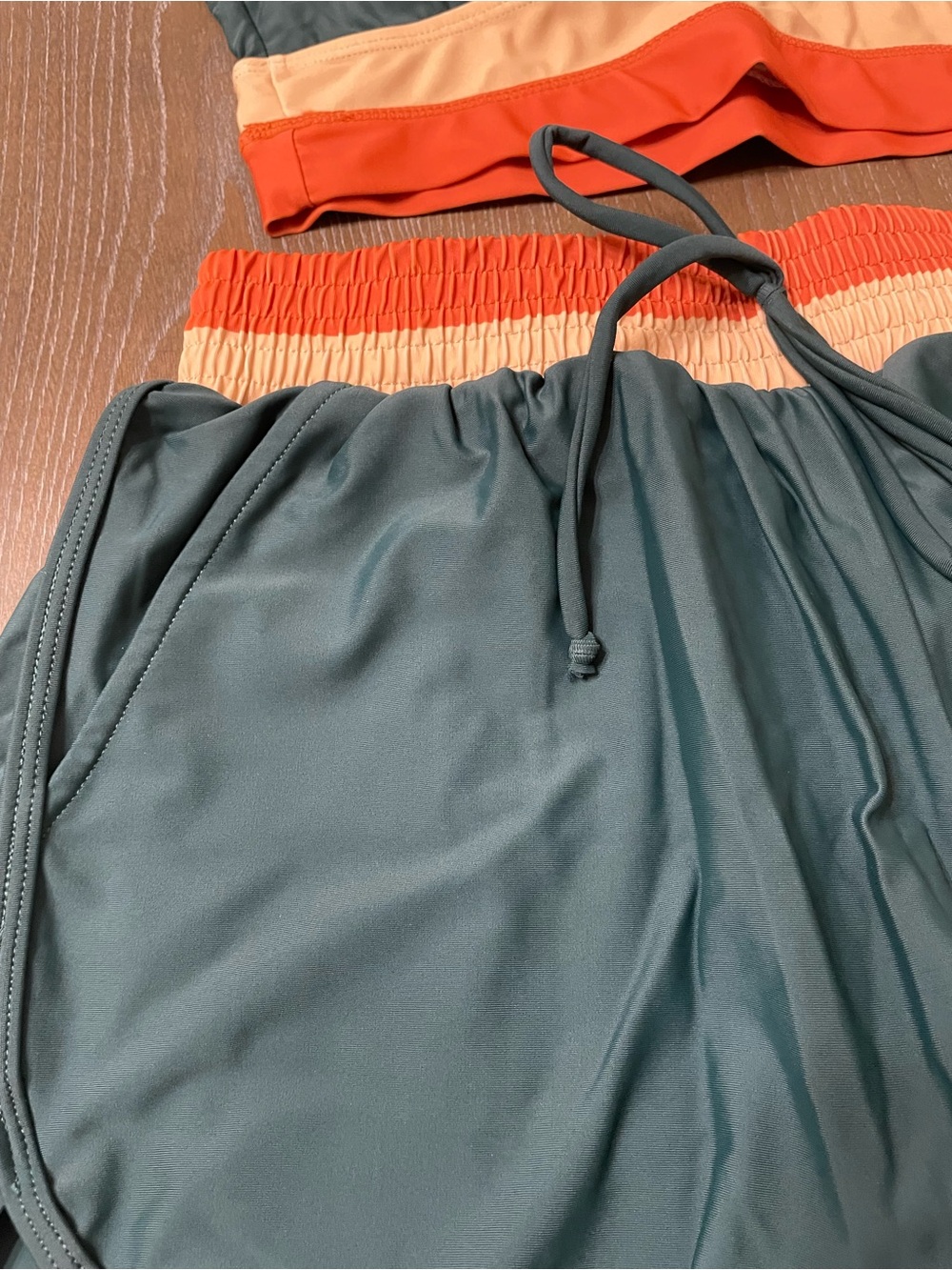 Green Athletic Two-Piece Swimsuit Short Set with Orange and Cream Trim XS New - Picture 3 of 6